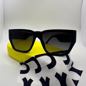 Marc Jacobs Black Square Frame Polarized Sunglasses with Case and COA NWOT